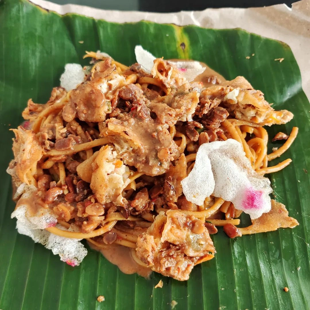 Penyajian Mie Gomak yang Sederhana dan Menggoda